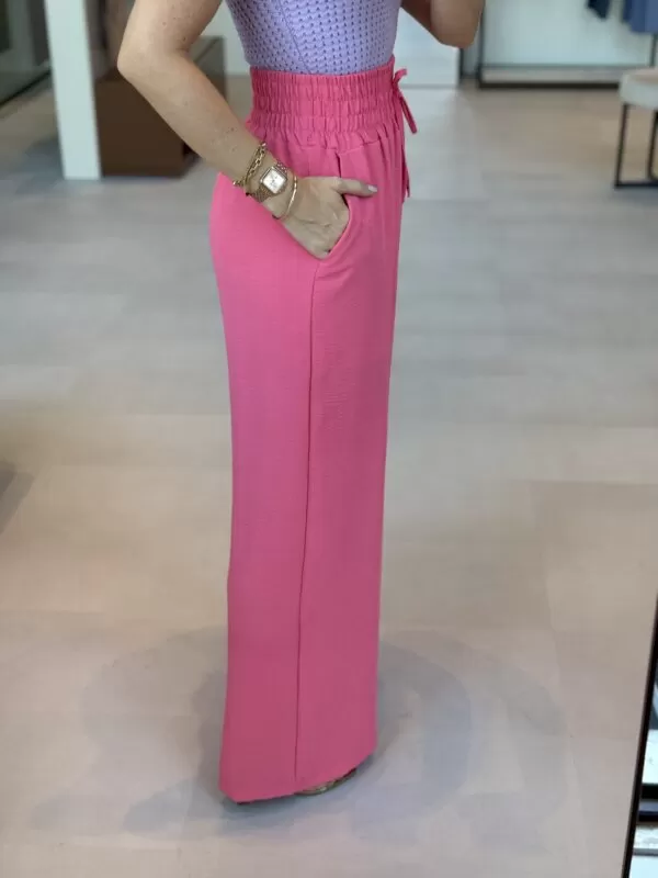 Calça de Crepe com Elástico - Rosa Melancia - Image 6
